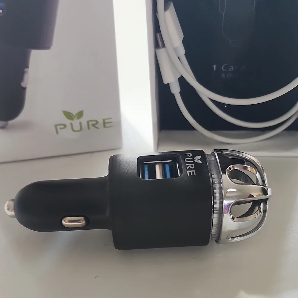 Pure Black Car Air Purifier and Dual USB Charger Quick Charge 3.0 USB